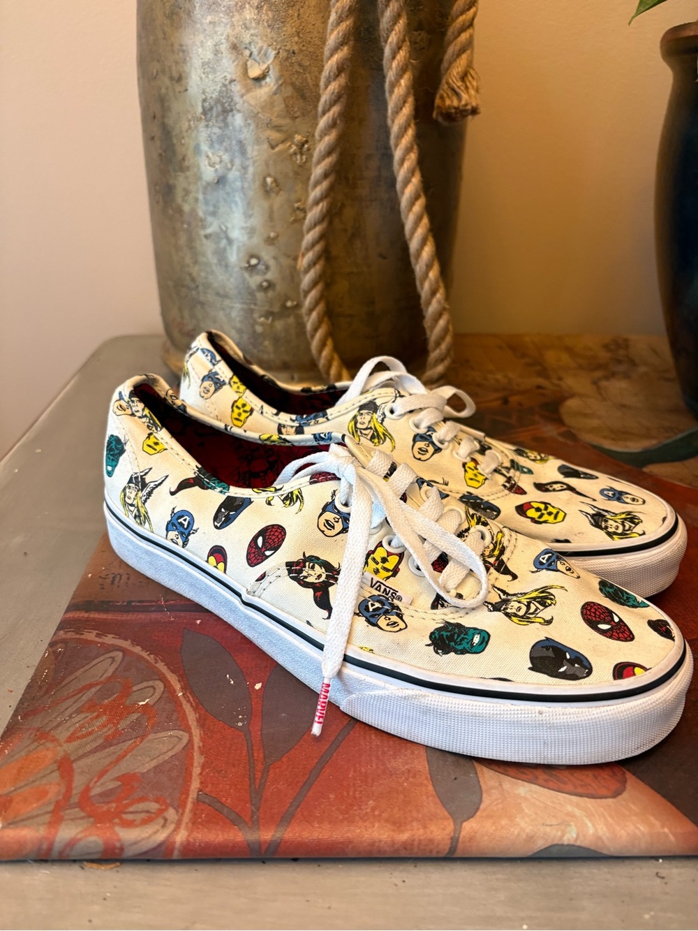 Vans Marvel Heads Tennis Shoes, Size 9 men / 10.5 women
